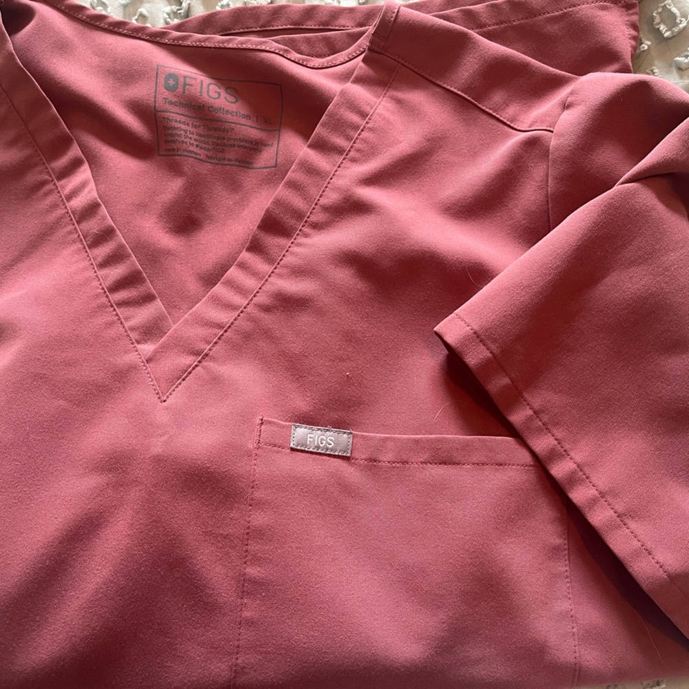 Mauve Figs XL Scrub Top